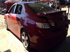 2010 TOYOTA CAMRY, RED, SE MODEL, 2.5L, AT,     Z26520